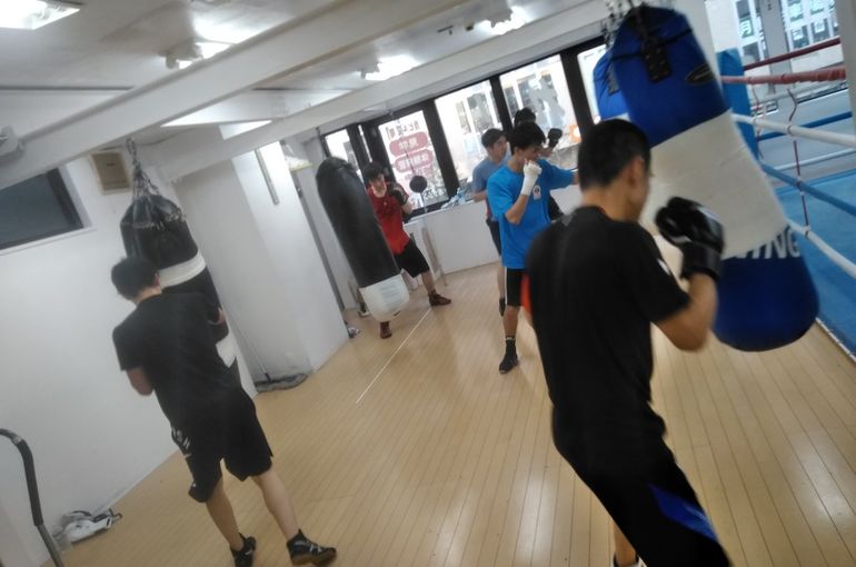 【市川・本八幡駅すぐのジム】運動神経ない？体がカタイ？ドンくさい？それならボクシングだ！