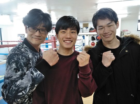 【市川・本八幡駅すぐのジム】大学生１名、高校生１名、プロボクサー誕生！