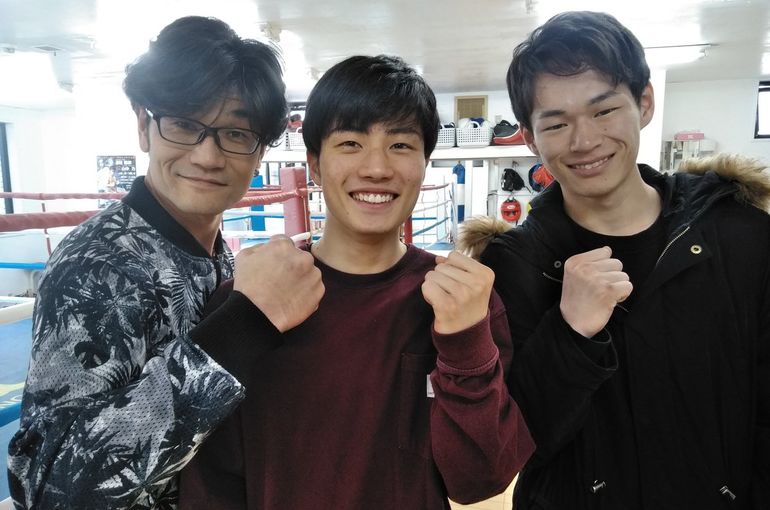 【市川・本八幡駅すぐのジム】大学生１名、高校生１名、プロボクサー誕生！